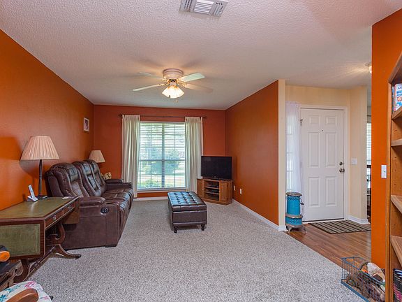 3rd image of 1906 Candlewood Dr