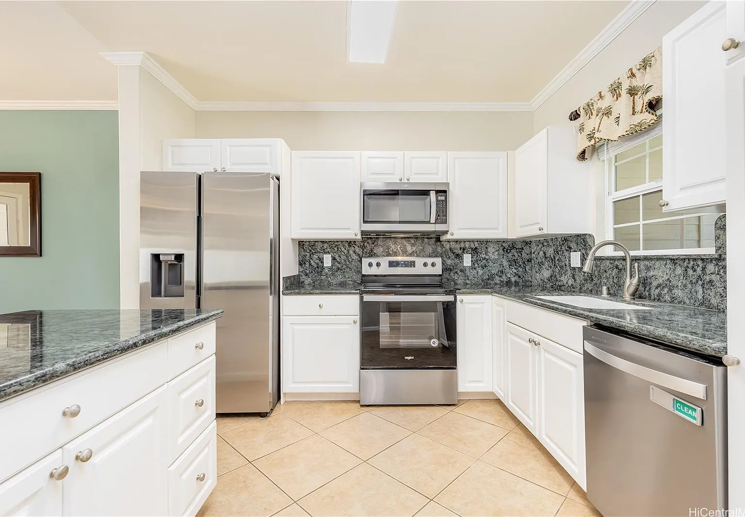 3 bed, 2.5 bath, 1130 sqft, $3,800 — Photo 3