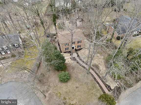 3rd image of 110 Kinloch Dr
