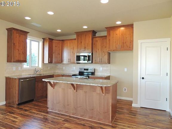 2nd image of 6621 NE 54th Ct