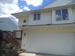 685 Molly Dr, North Liberty, IA 52317