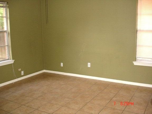 5th image of 700 Harvey St