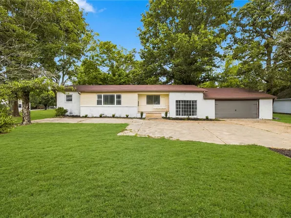 5976 E Huntsville Rd, Fayetteville, AR 72701