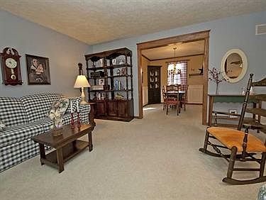 4th image of 537 Chaparral Dr