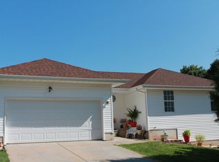 8620 Brookside Cir, Monett, MO 65708