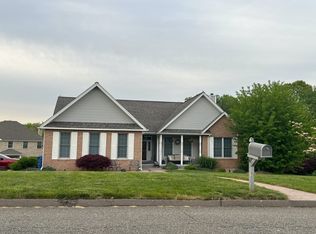 4 Horse Run Hill Rd, Cromwell, CT 06416