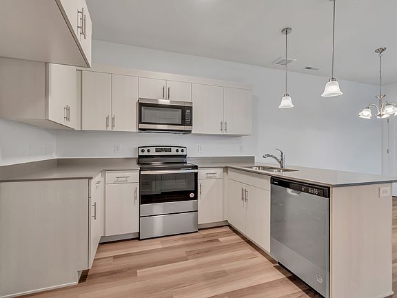 3rd image of 13714 S Hanley Ln #204