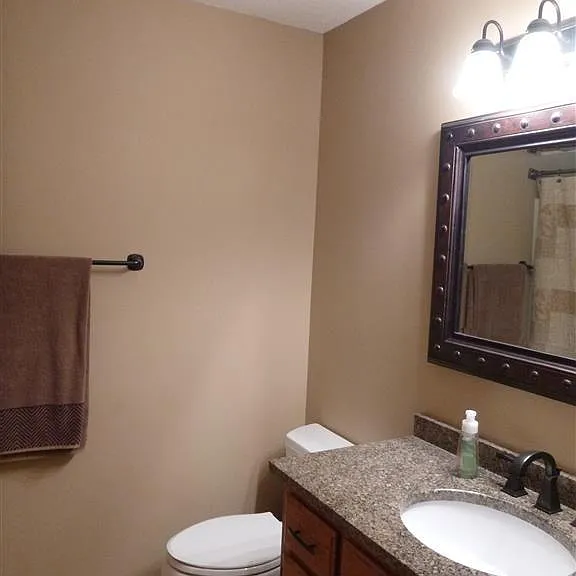 808 Chalet Dr NW — Photo 9