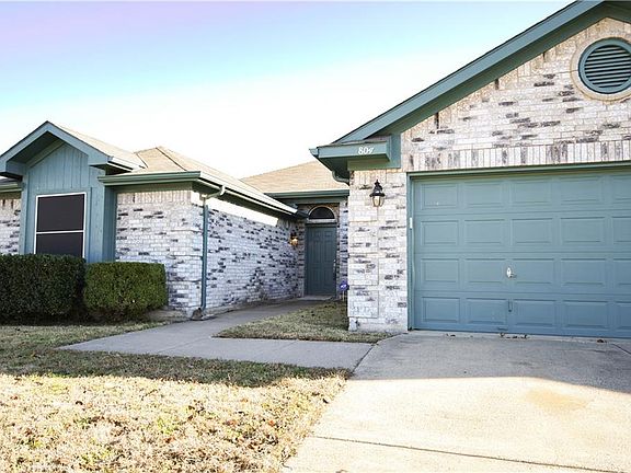2nd image of 804 Valleybrooke Dr