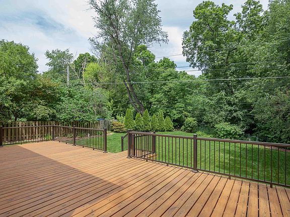 5th image of 1556 Forest Hills Rd