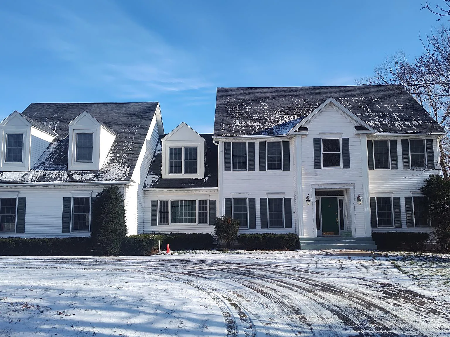 4 bed, 3.5 bath, 3568 sqft, $3,000 — Photo 1