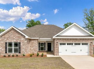 272 Maree Dr, Daleville, AL 36322