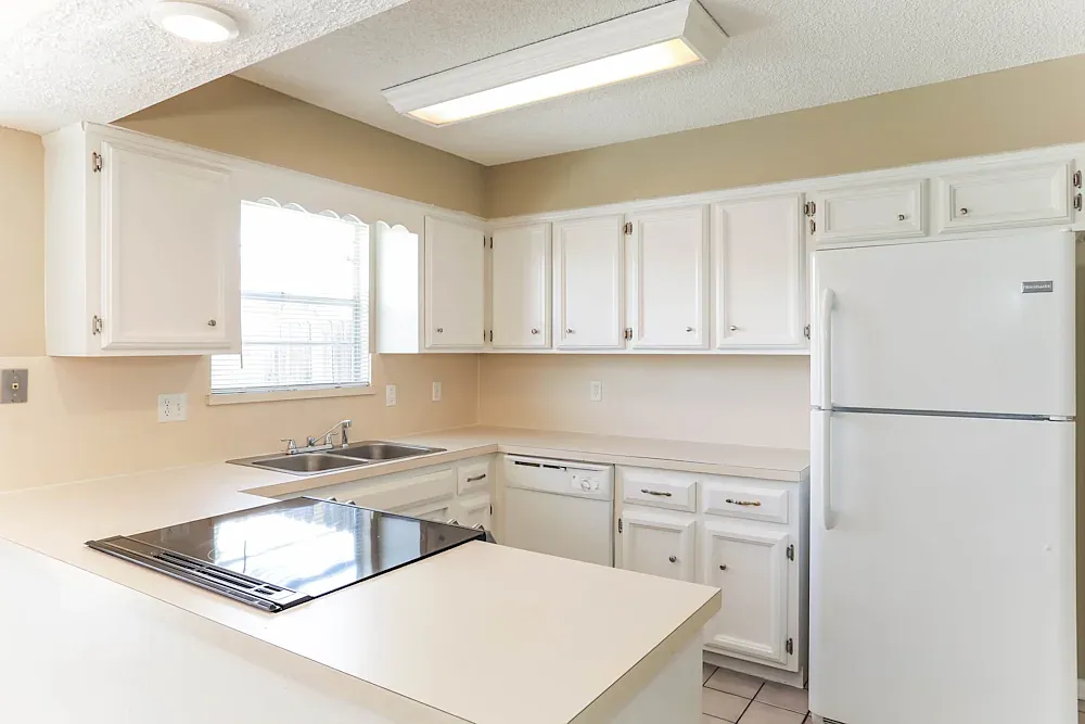 3 bed, 1700 sqft, $1,300 — Photo 3