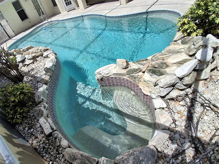 3392 Saint Ives Blvd — Photo 24