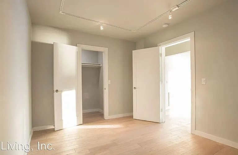 1824 Lakeshore Avenue — Photo 28
