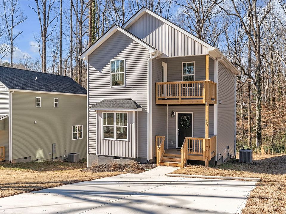 1st image of 402 Woodland Cir