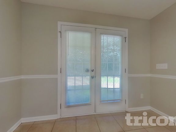 4th image of 205 Eagle View Trce