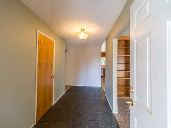 4th image of 1348 Poplar St