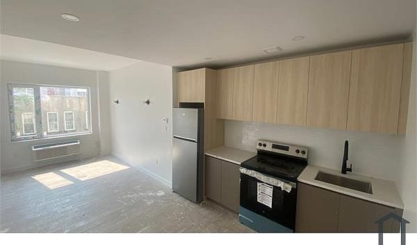 1st image of 2103 Union St #3L