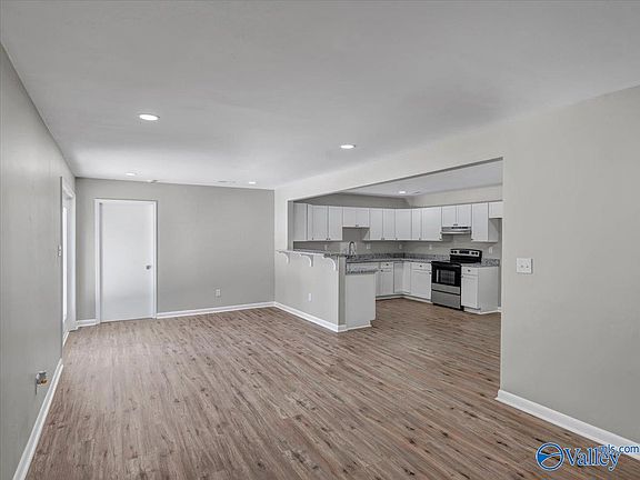 5th image of 4516 Margarete Dr SW