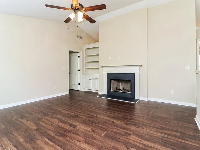 100 Comet Ct — Photo 7
