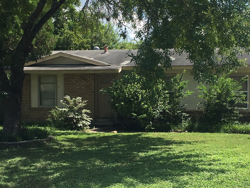 1st image of 806 Stonegate Dr