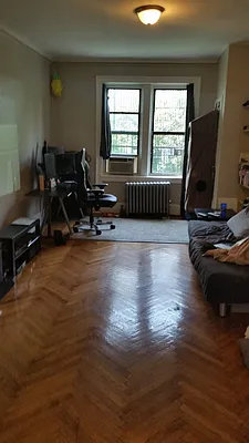 Rented by Space Link Realty | media 2