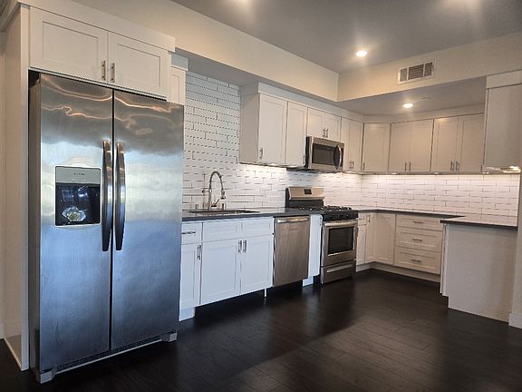 4th image of 5758 Camellia Ave APT 301