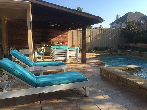 3rd image of 2809 Miramar Dr