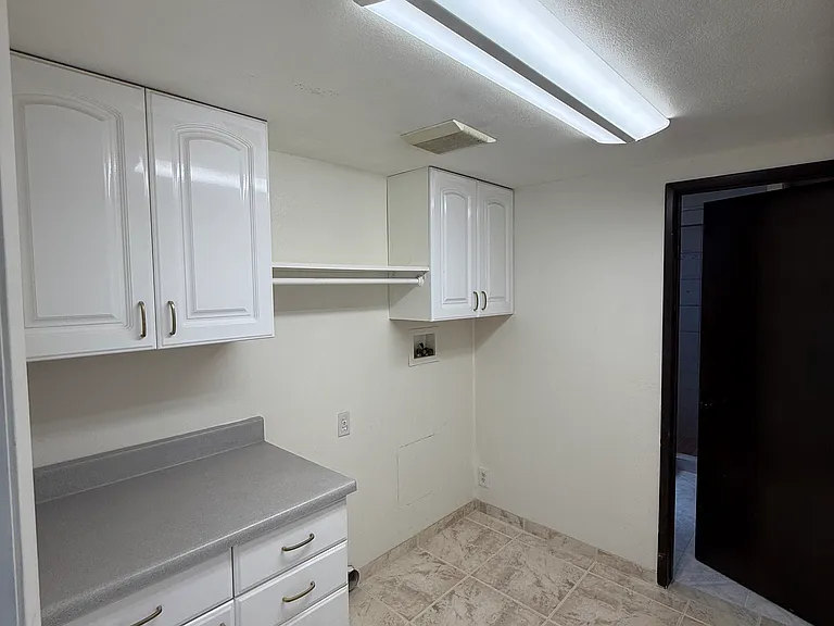 14417 Leibacher Ave — Photo 2