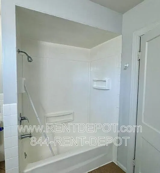 3425 Covert Ave — Photo 6