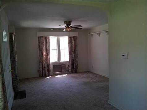5th image of 1942 S Maywood Ave