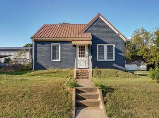 406 E Pleasant St, Mount Vernon, MO 65712