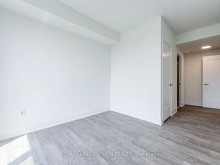 858 Dupont St #604 — Photo 22