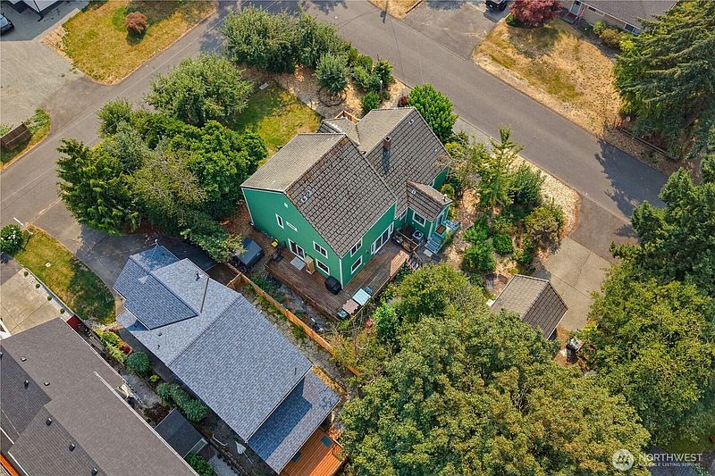 4th image of 521 19th Avenue SW
