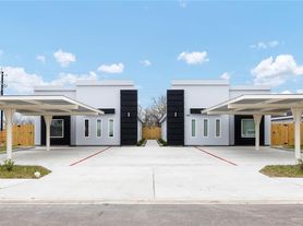 848 Deluxe St, Alamo, TX