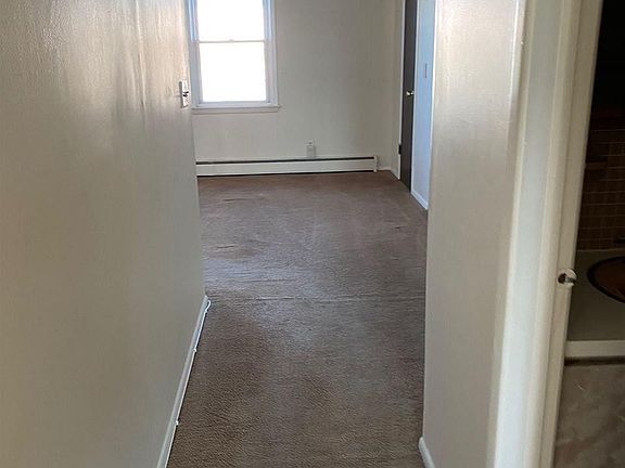4th image of 12 35th St