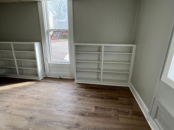 2nd image of 1222 Columbia St APT 1