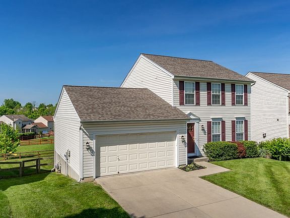3rd image of 221 University Dr