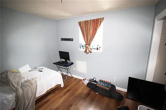2710 Helena St — Photo 8