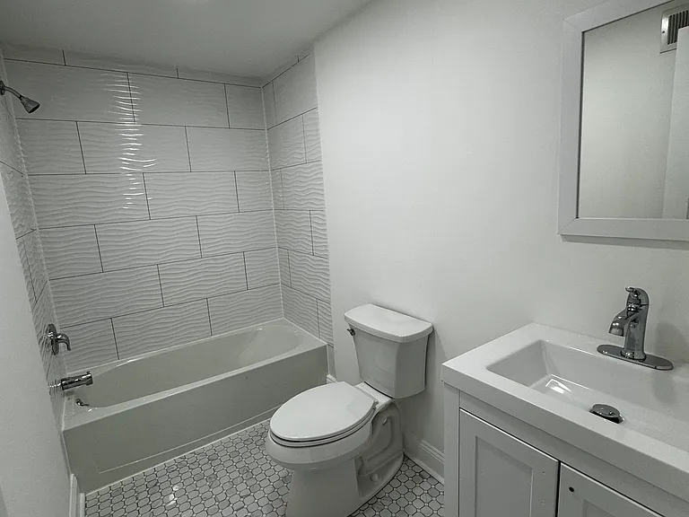 814 N Adams St #3 — Photo 15