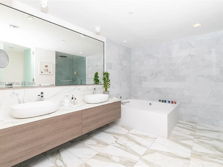 10201 E Collins Ave #1002 — Photo 23