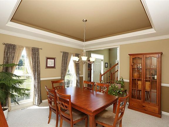 4th image of 25 Graystone Ln