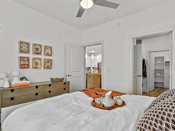 5th image of 480 Commons Dr #5422014
