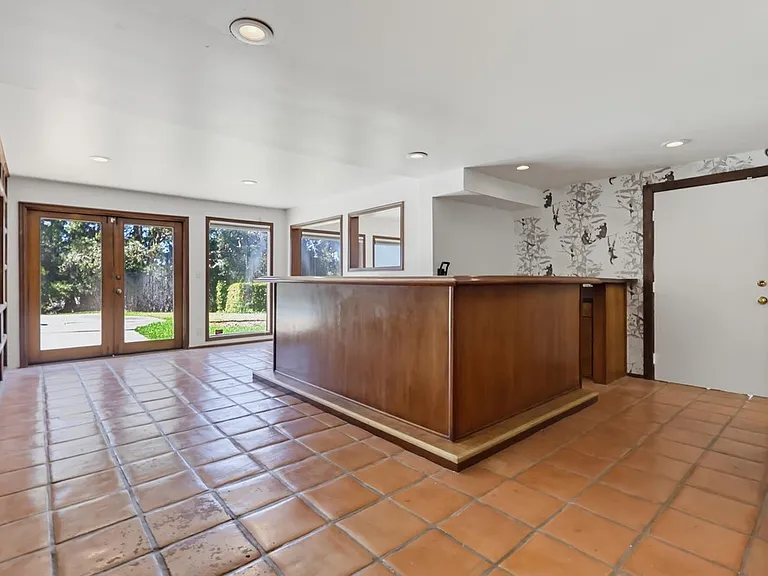 3488 Barhite St — Photo 45