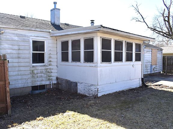 4th image of 1770 E North St