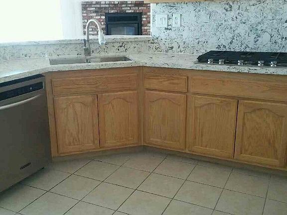 5th image of 8615 Bellflower St
