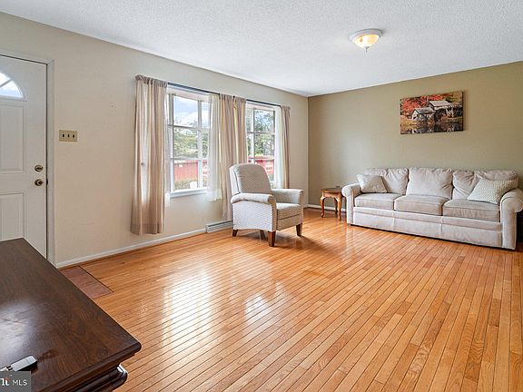 5th image of 6 Concord Dr