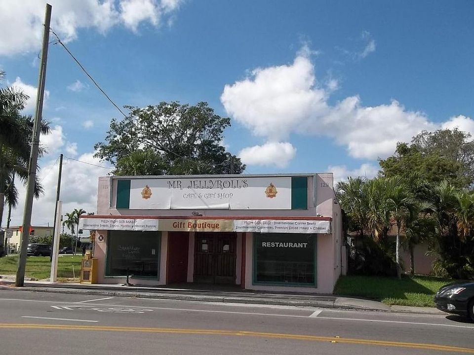 2nd image of 129 N Lake Ave