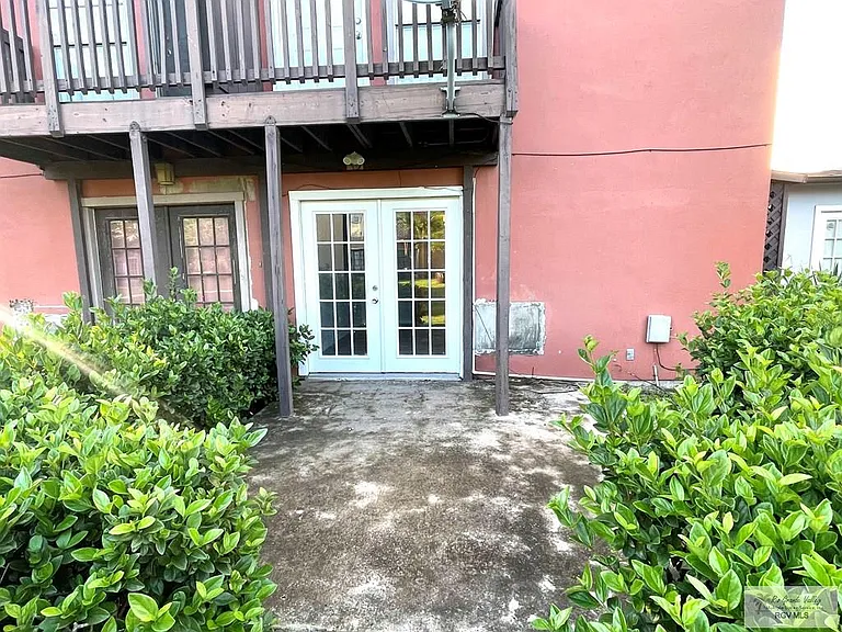 806-2 Continental Cir — Photo 19